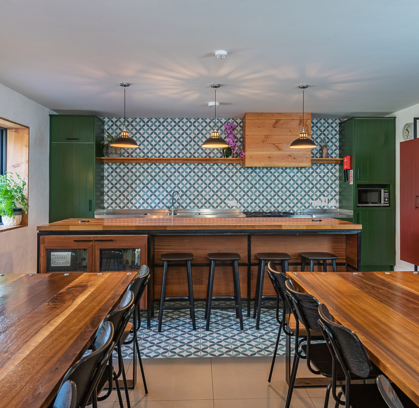 killary-lodge-kitchen-dining-room.png