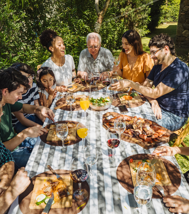 Family Reunion in Ireland: Frequently Asked Questions About Organising a Gathering from Abroad